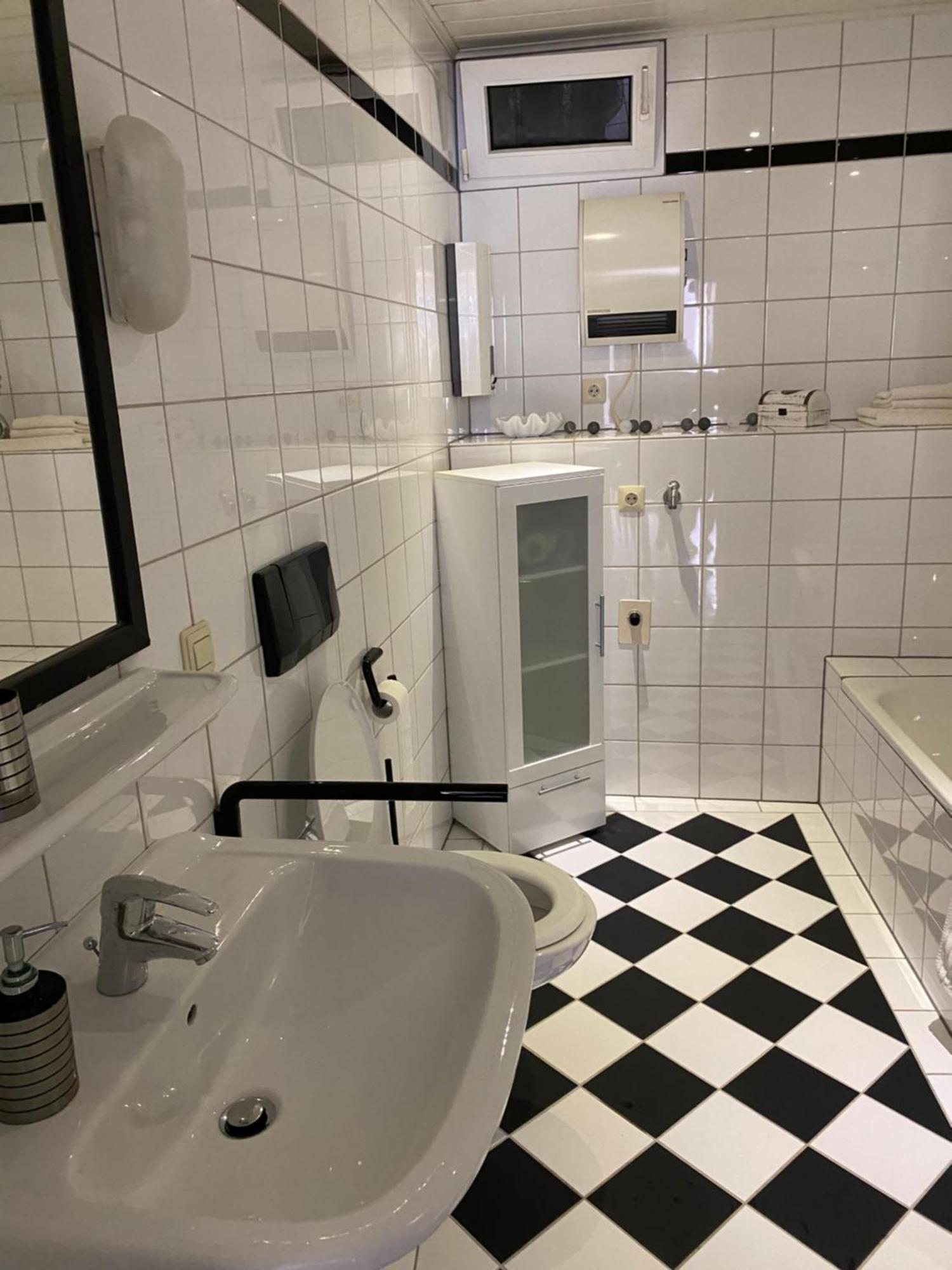 Ferienwohnung Zentral An Der Moselpromenade زيل ان دير موسل المظهر الخارجي الصورة